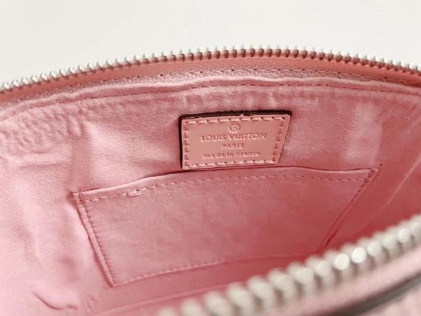 ルイヴィトンバッグ角部分ディテール